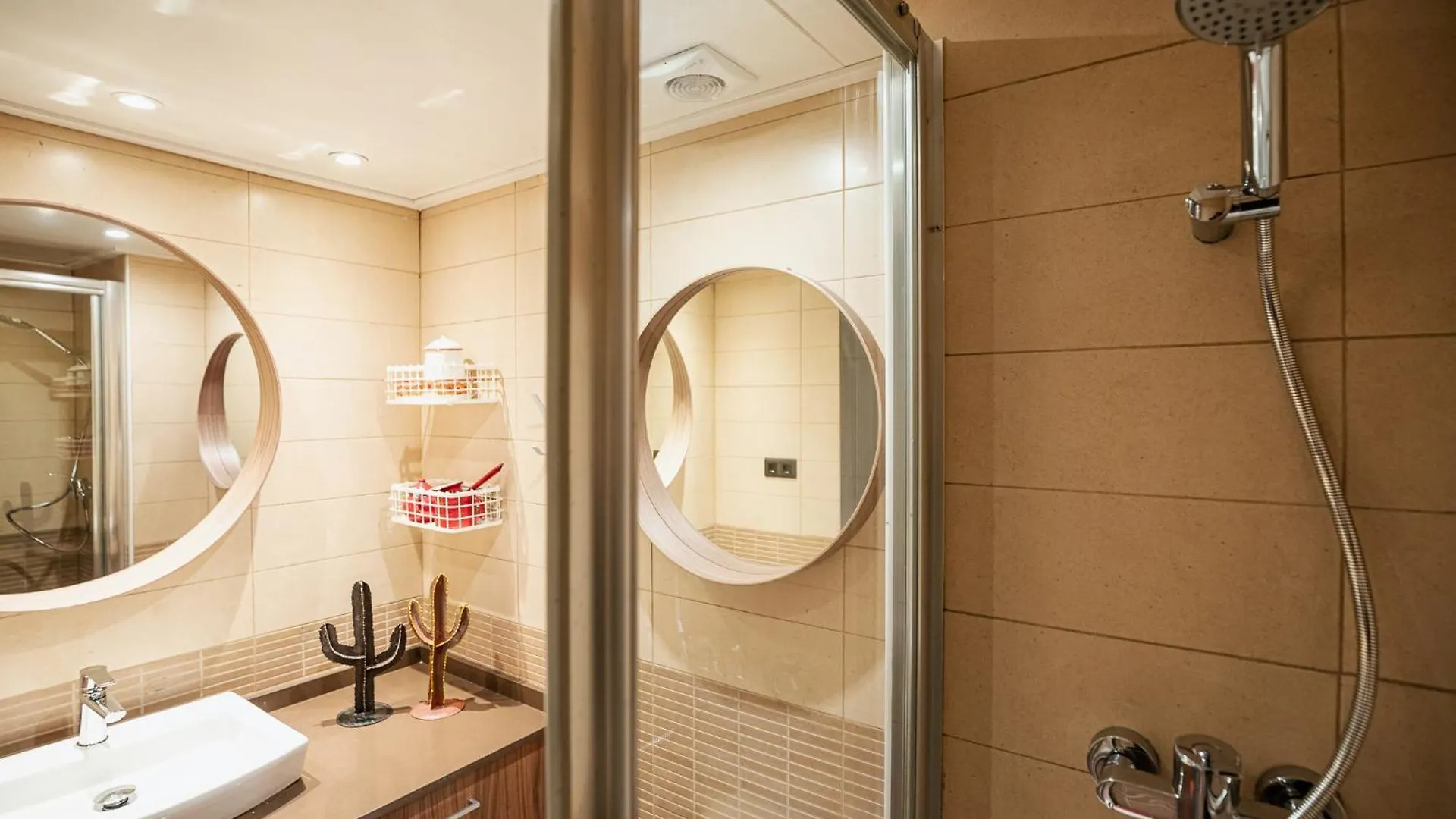 En Ville Boutique Apartments Tamarit Barcelona Spain